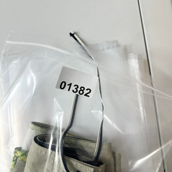 DC Board Shorts Mens 33 Medium Flat Front Beach Outdoors Modern Casual Floral - Picture 7 of 7